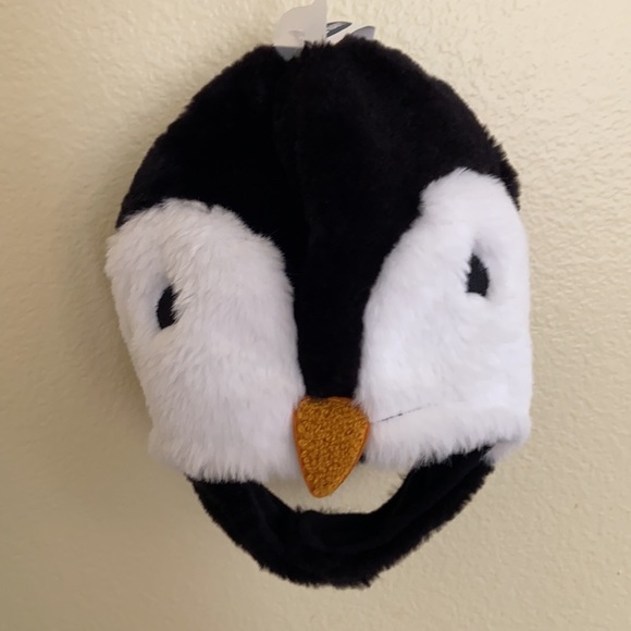 Fuzzy Penguin Hat - Picture 2 of 3